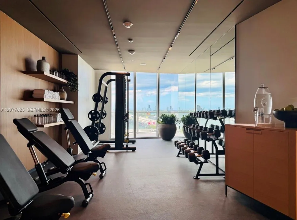 1400 Biscayne Blvd #1802 Miami, FL 33132