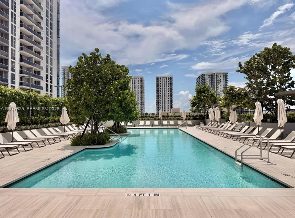1400 Biscayne Blvd #1802 Miami, FL 33132