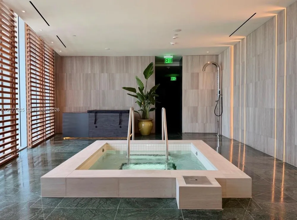 1400 Biscayne Blvd #1802 Miami, FL 33132