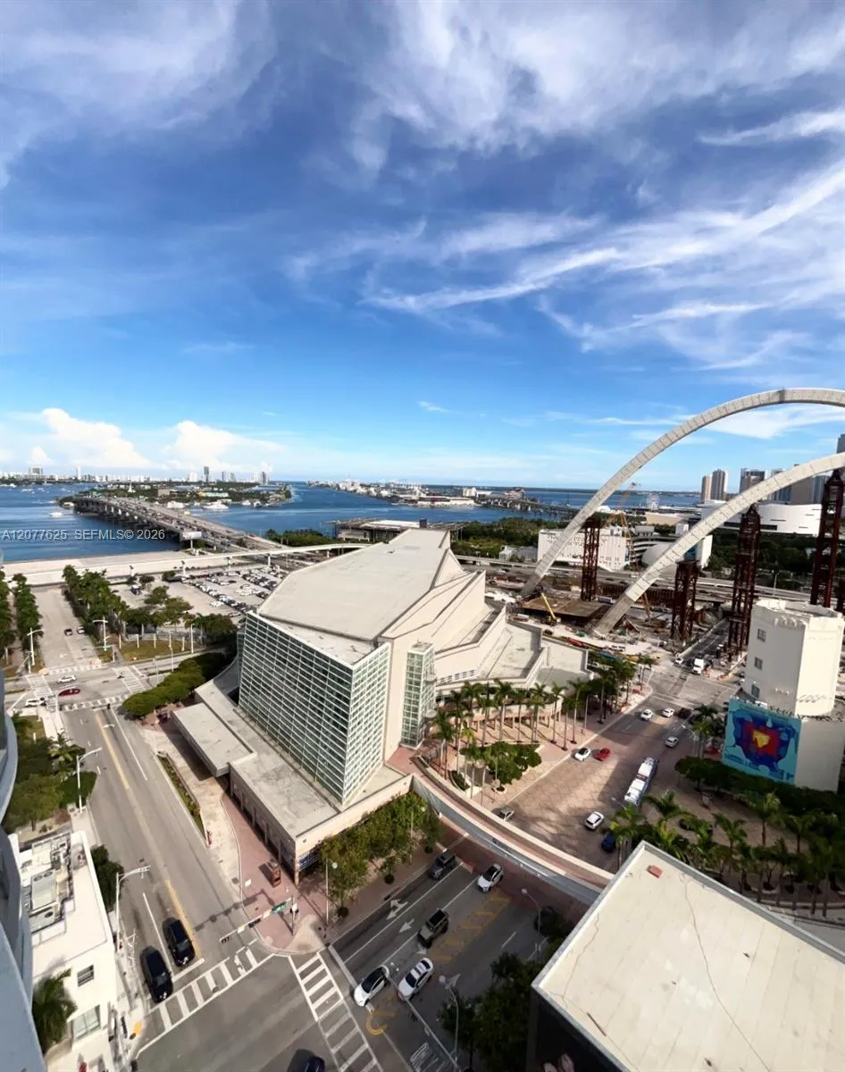 1400 Biscayne Blvd #1802 Miami, FL 33132