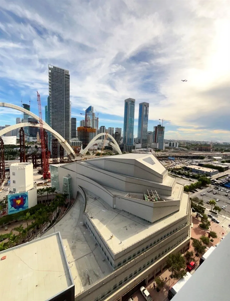 1400 Biscayne Blvd #1802 Miami, FL 33132