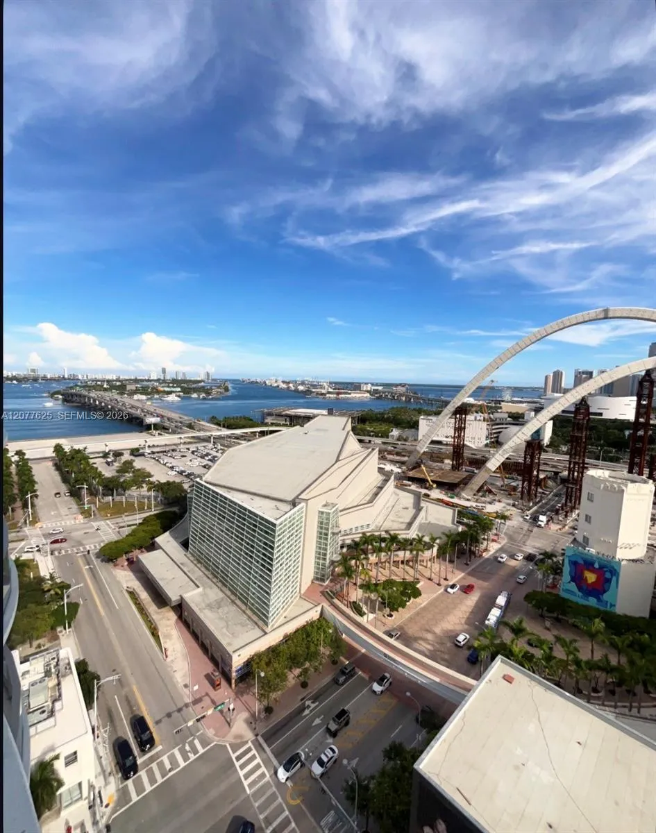 1400 Biscayne Blvd #1802 Miami, FL 33132