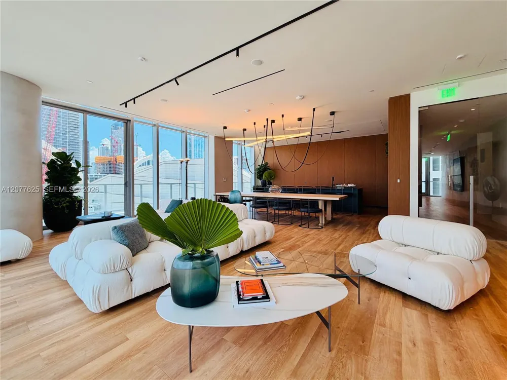 1400 Biscayne Blvd #1802 Miami, FL 33132