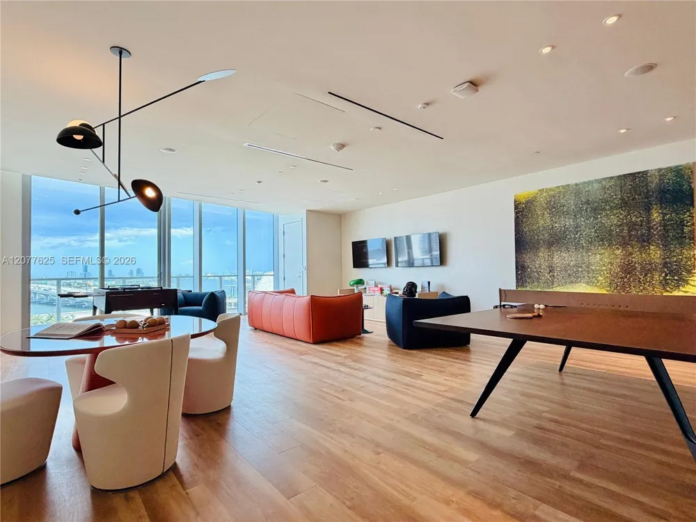 1400 Biscayne Blvd #1802 Miami, FL 33132