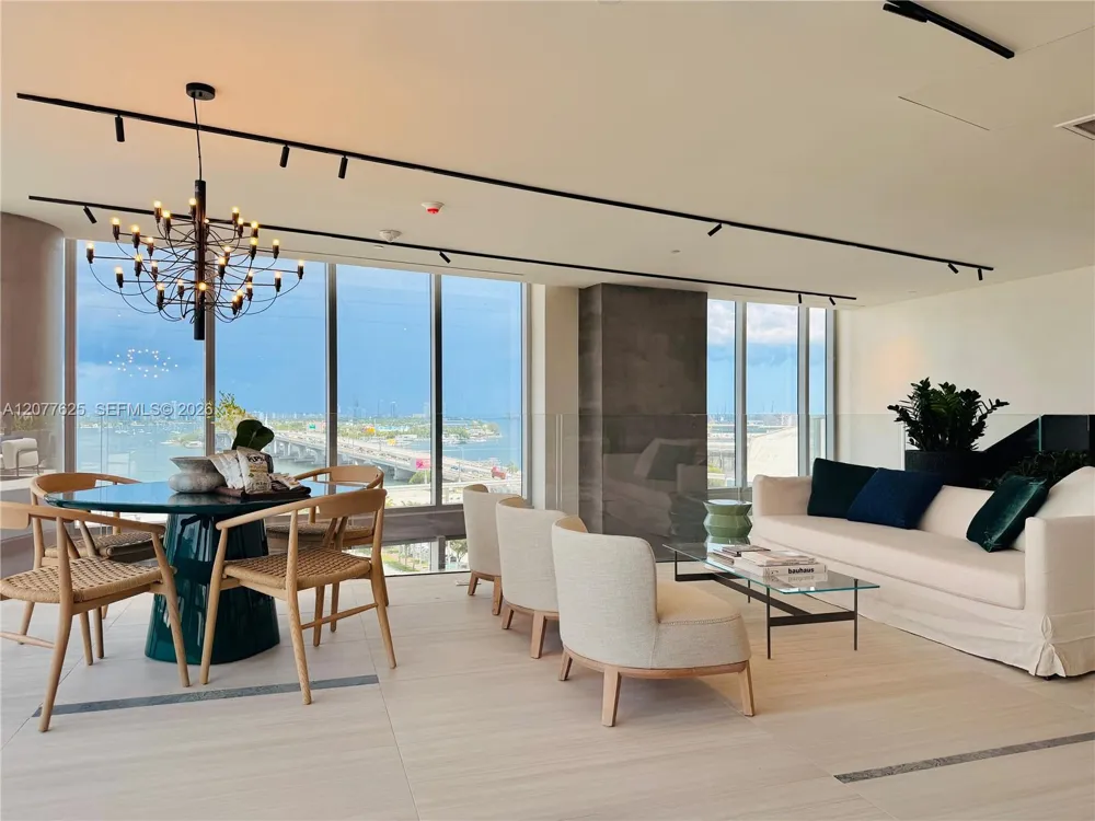 1400 Biscayne Blvd #1802 Miami, FL 33132