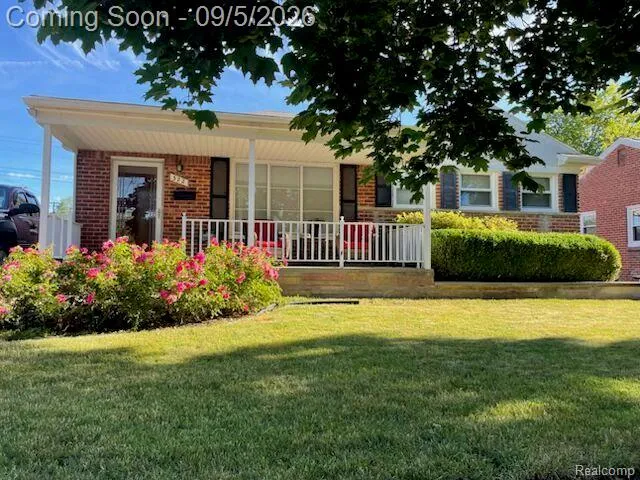 322 Jeffrey Avenue Royal Oak City, MI 48073