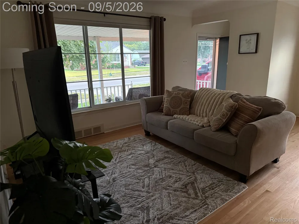322 Jeffrey Avenue Royal Oak City, MI 48073