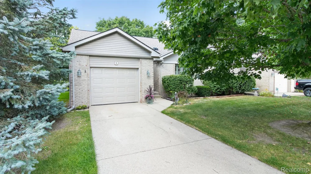 22240 Quail Run Circle #1 South Lyon City, MI 48178