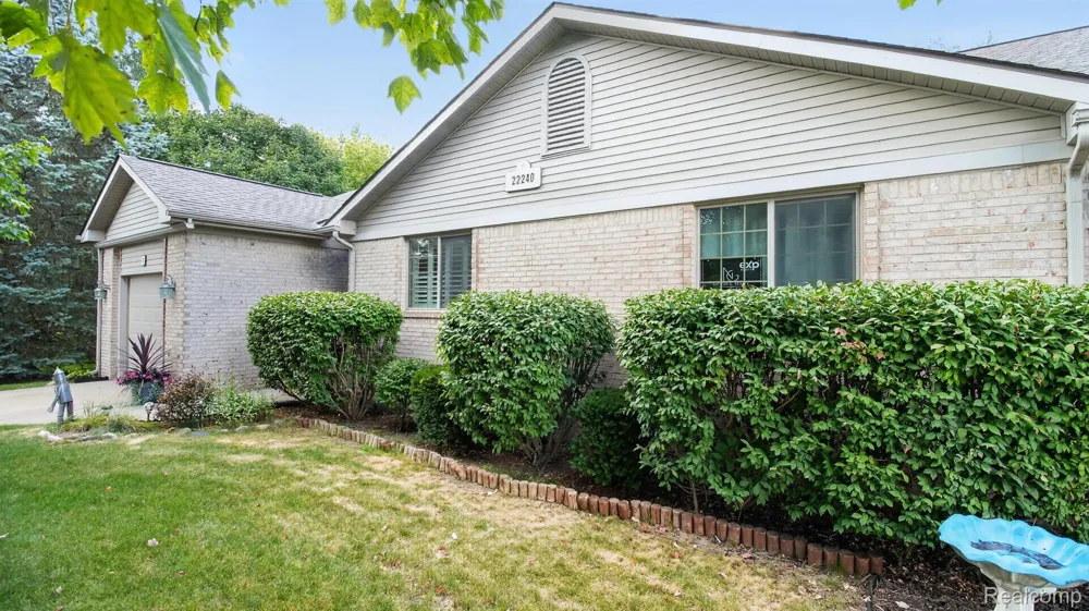 22240 Quail Run Circle #1 South Lyon City, MI 48178