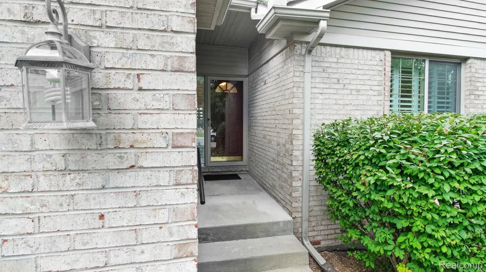 22240 Quail Run Circle #1 South Lyon City, MI 48178