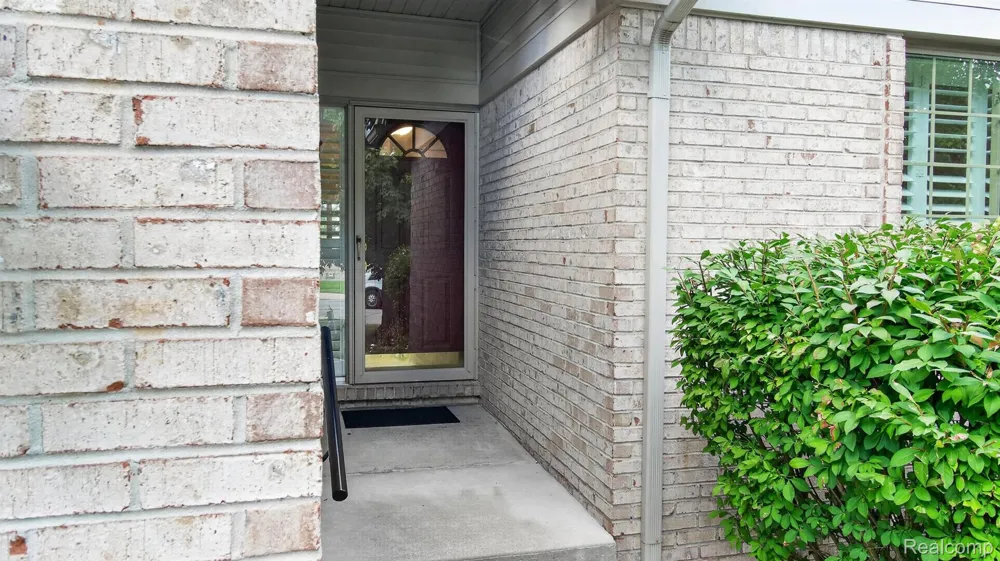 22240 Quail Run Circle #1 South Lyon City, MI 48178