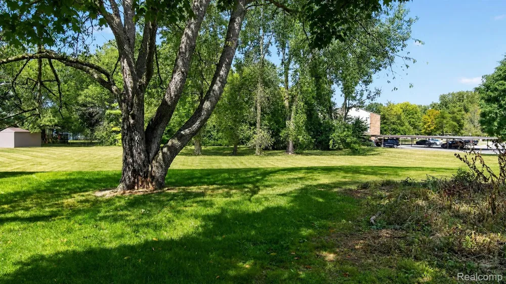 22240 Quail Run Circle #1 South Lyon City, MI 48178