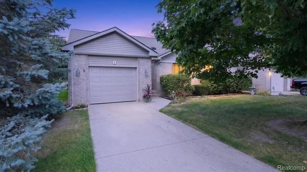 22240 Quail Run Circle #1 South Lyon City, MI 48178