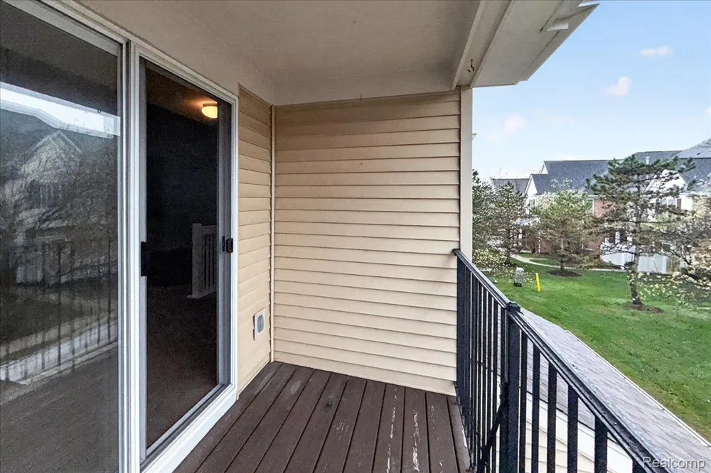 731 Amberly Drive #C Waterford Charter Township, MI 48328