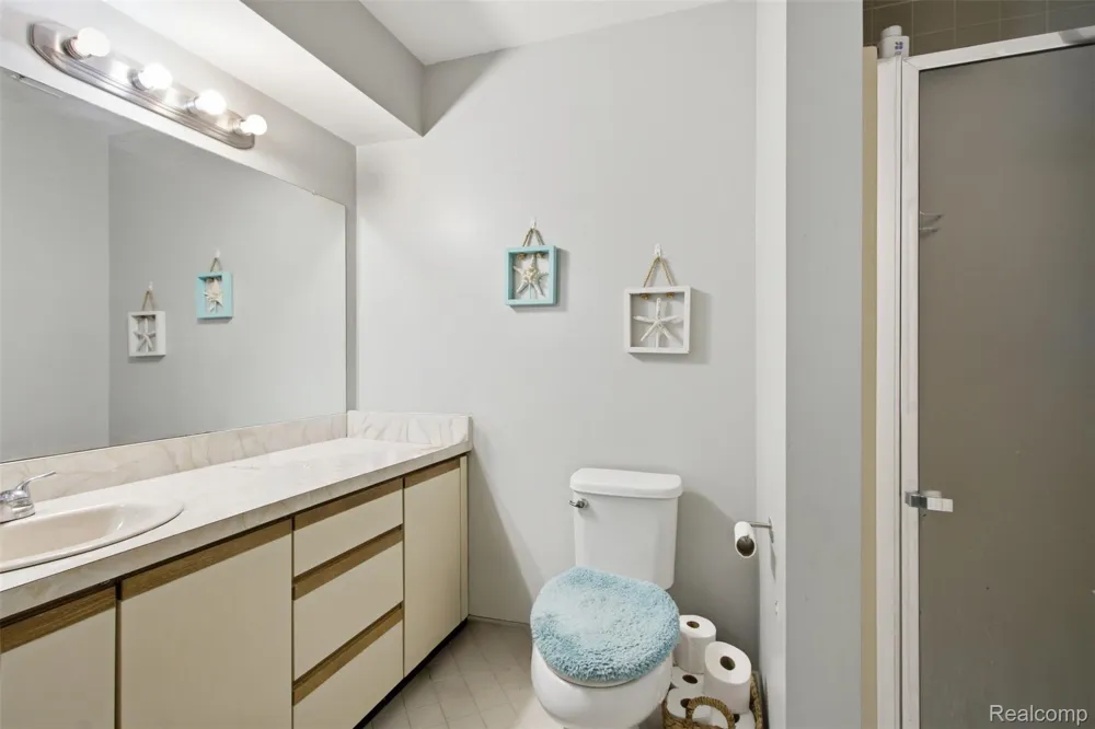 735 Claire Pointe Circle St Clair Shores City, MI 48081