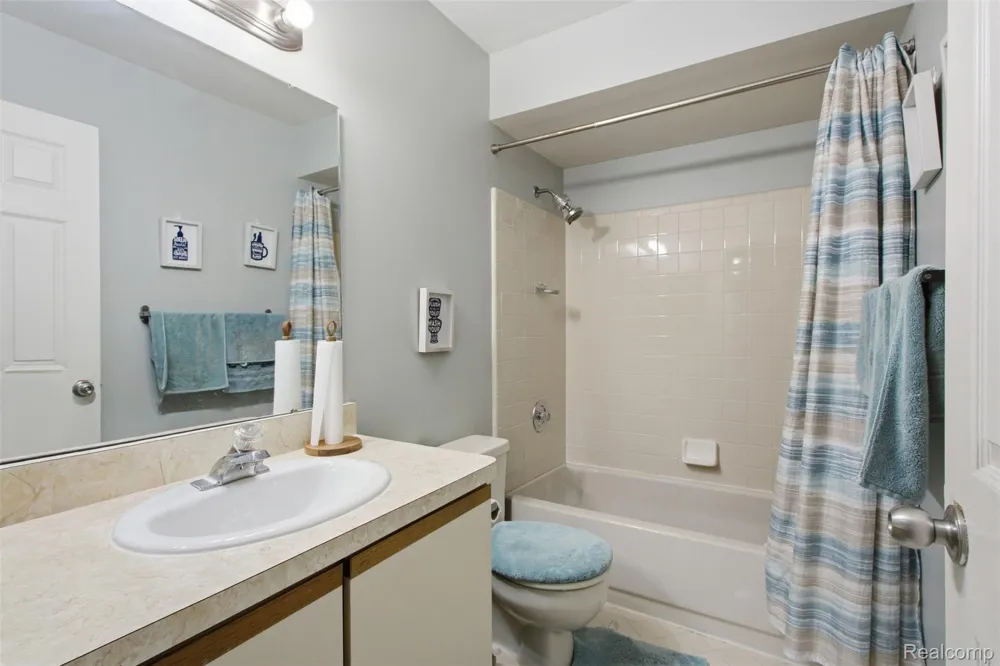 735 Claire Pointe Circle St Clair Shores City, MI 48081