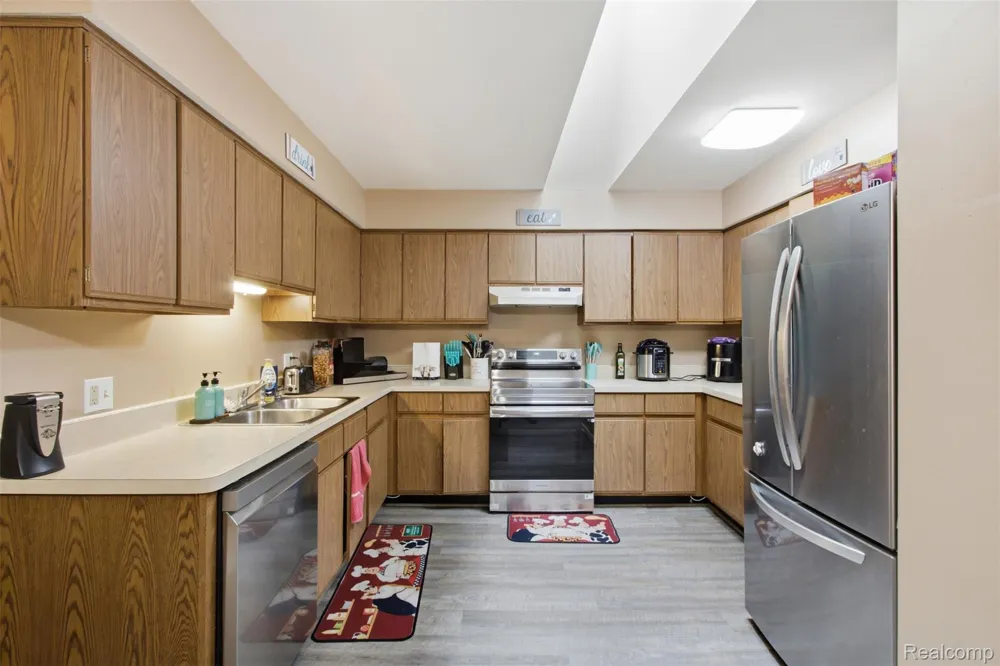 735 Claire Pointe Circle St Clair Shores City, MI 48081