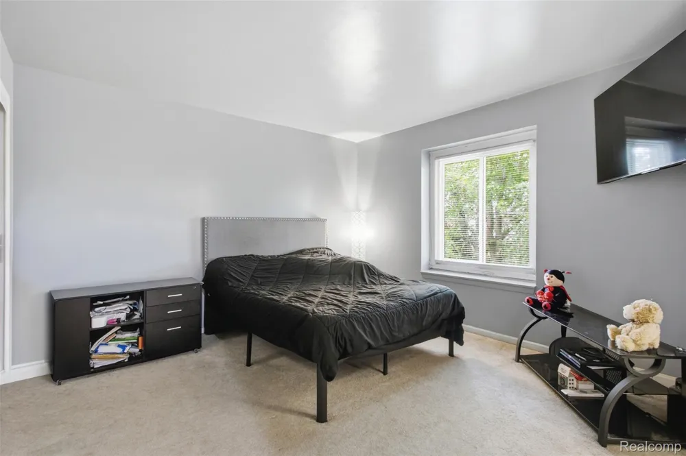 735 Claire Pointe Circle St Clair Shores City, MI 48081