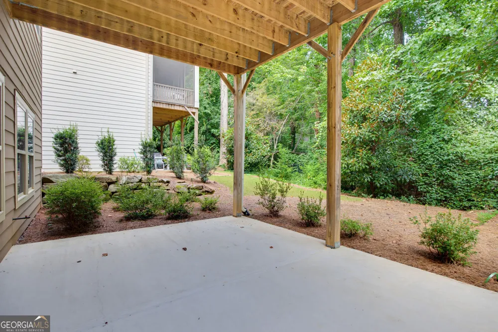 333 Little Pine LN Woodstock, GA 30188