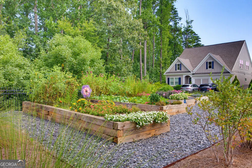 333 Little Pine LN Woodstock, GA 30188