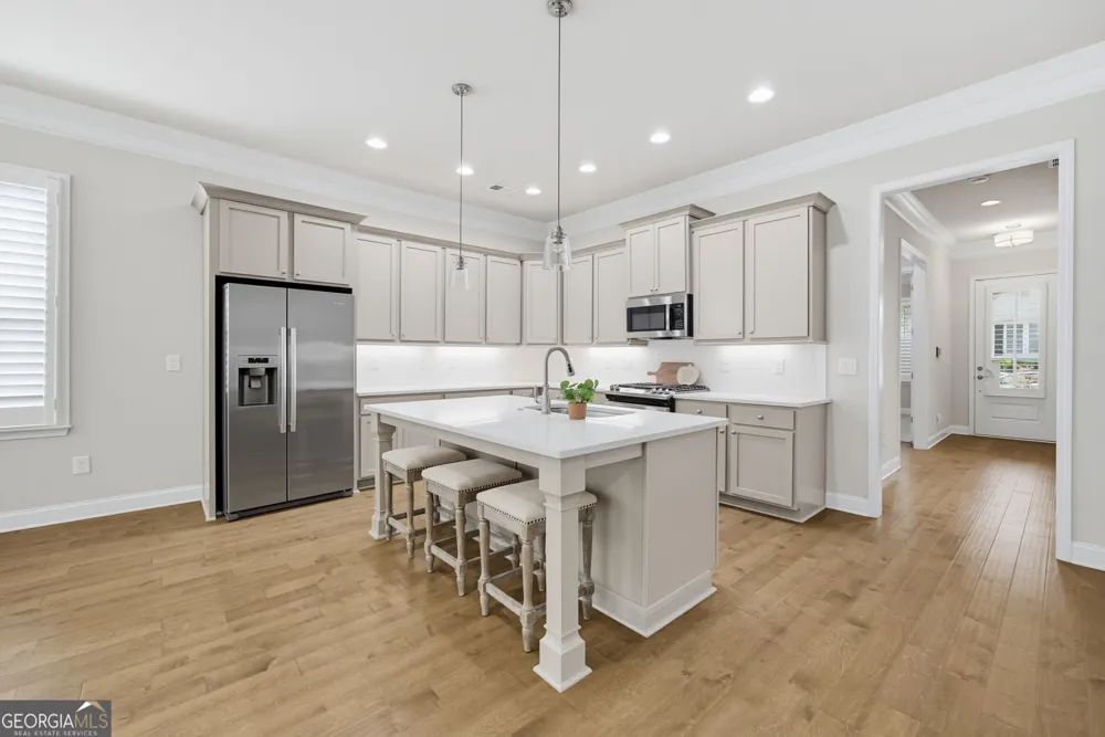 333 Little Pine LN Woodstock, GA 30188