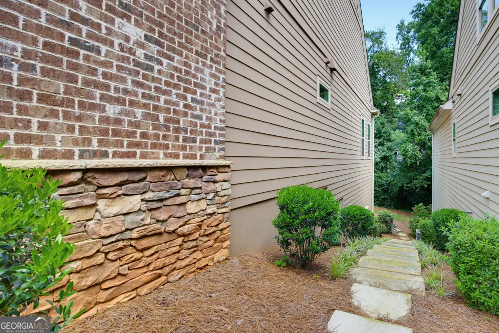 333 Little Pine LN Woodstock, GA 30188