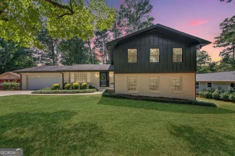 2204 Pine Point DR