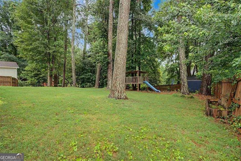 2204 Pine Point DR Lawrenceville, GA 30043