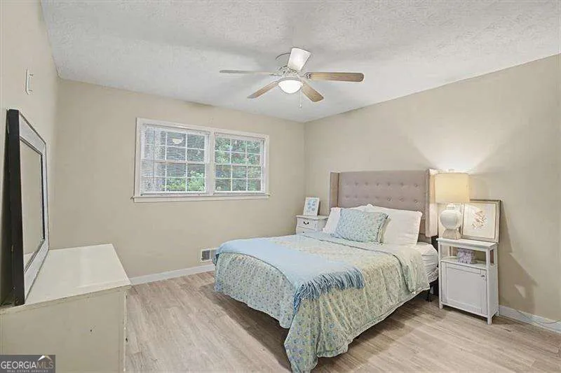 2204 Pine Point DR Lawrenceville, GA 30043