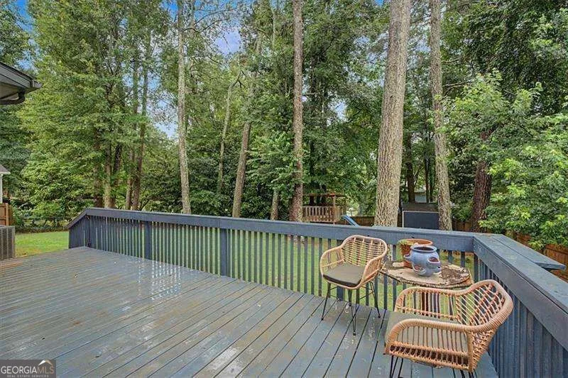 2204 Pine Point DR Lawrenceville, GA 30043