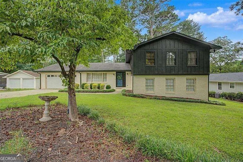 2204 Pine Point DR Lawrenceville, GA 30043