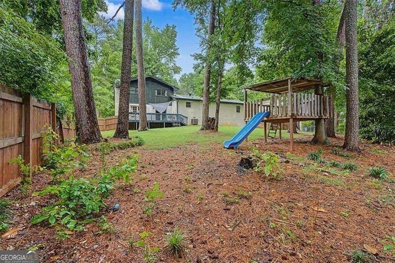 2204 Pine Point DR Lawrenceville, GA 30043