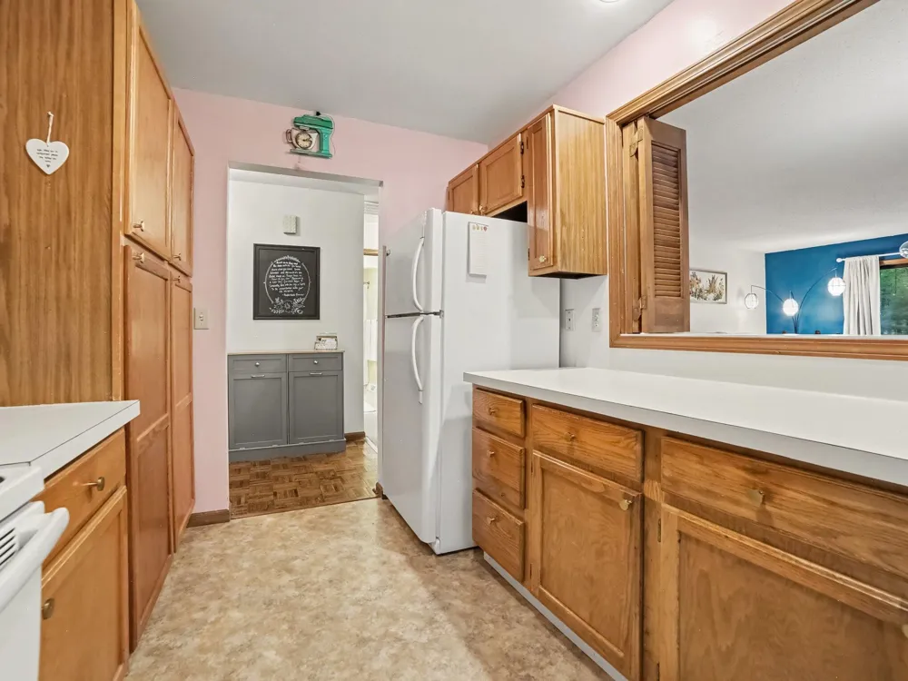 692 Pineway Drive Norton Shores, MI 49441