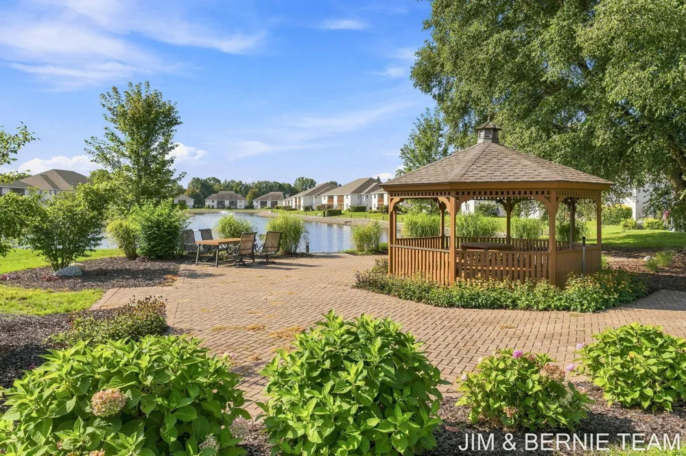 3042 W Crystal Waters Drive #6 Holland, MI 49424