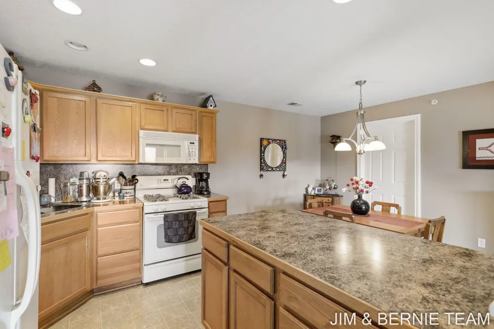 3042 W Crystal Waters Drive #6 Holland, MI 49424
