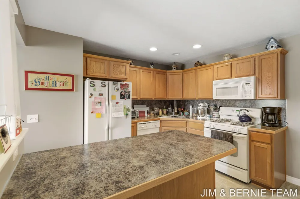 3042 W Crystal Waters Drive #6 Holland, MI 49424