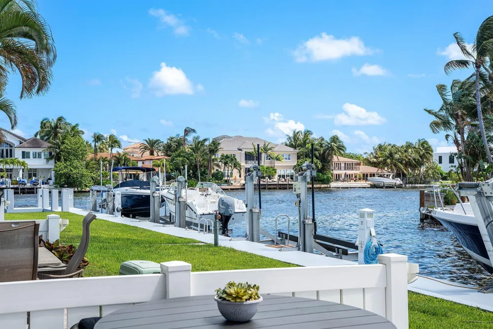 966 Jeffery Street Boca Raton, FL 33487
