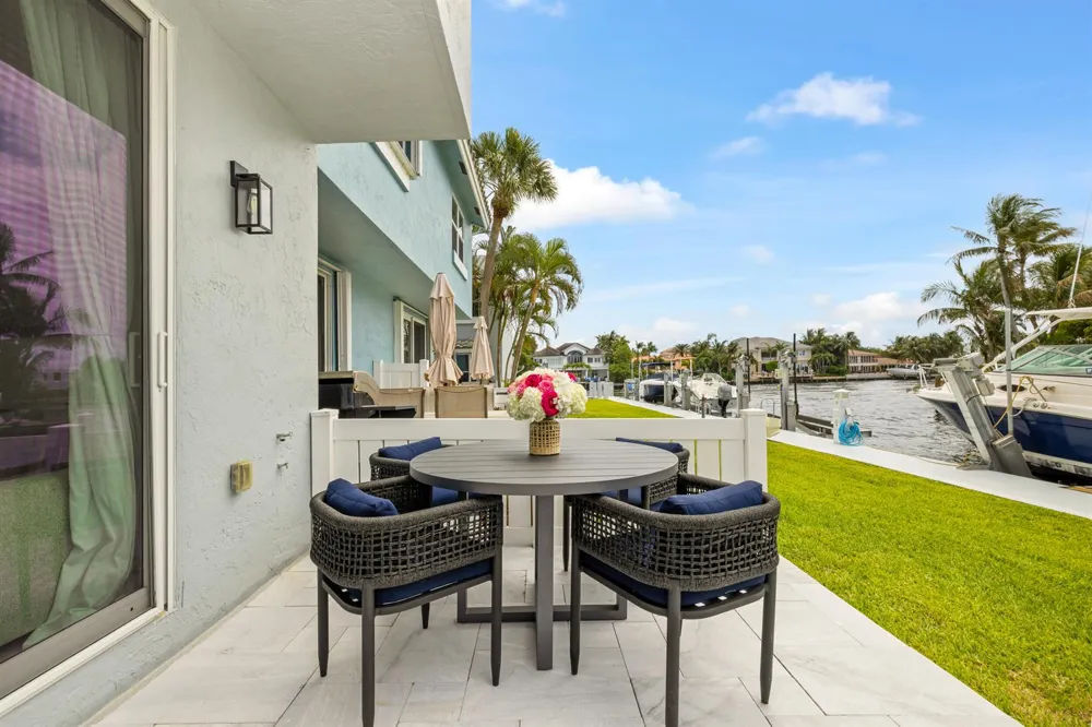 966 Jeffery Street Boca Raton, FL 33487
