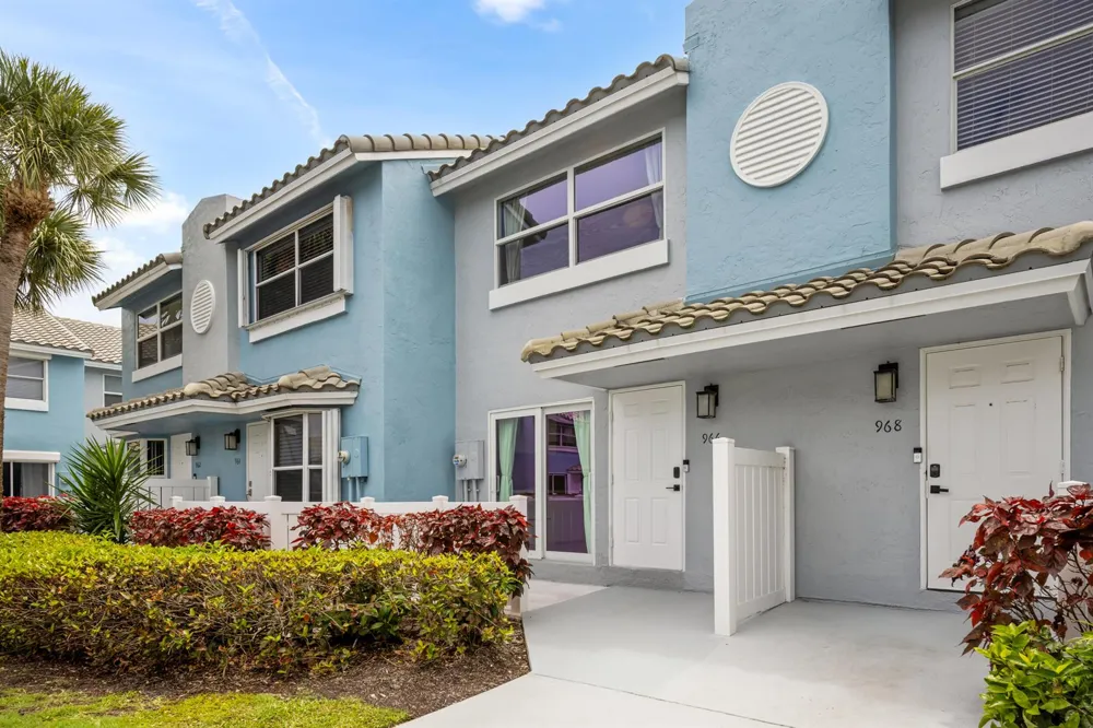 966 Jeffery Street Boca Raton, FL 33487