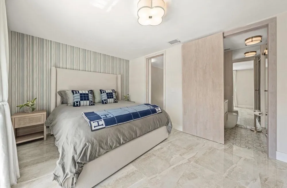 966 Jeffery Street Boca Raton, FL 33487