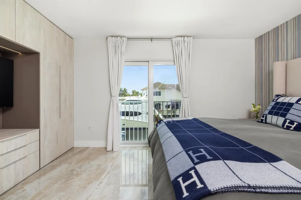 966 Jeffery Street Boca Raton, FL 33487