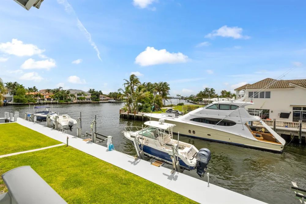966 Jeffery Street Boca Raton, FL 33487