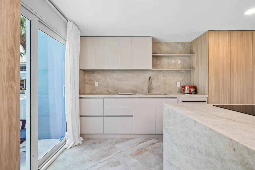 966 Jeffery Street Boca Raton, FL 33487