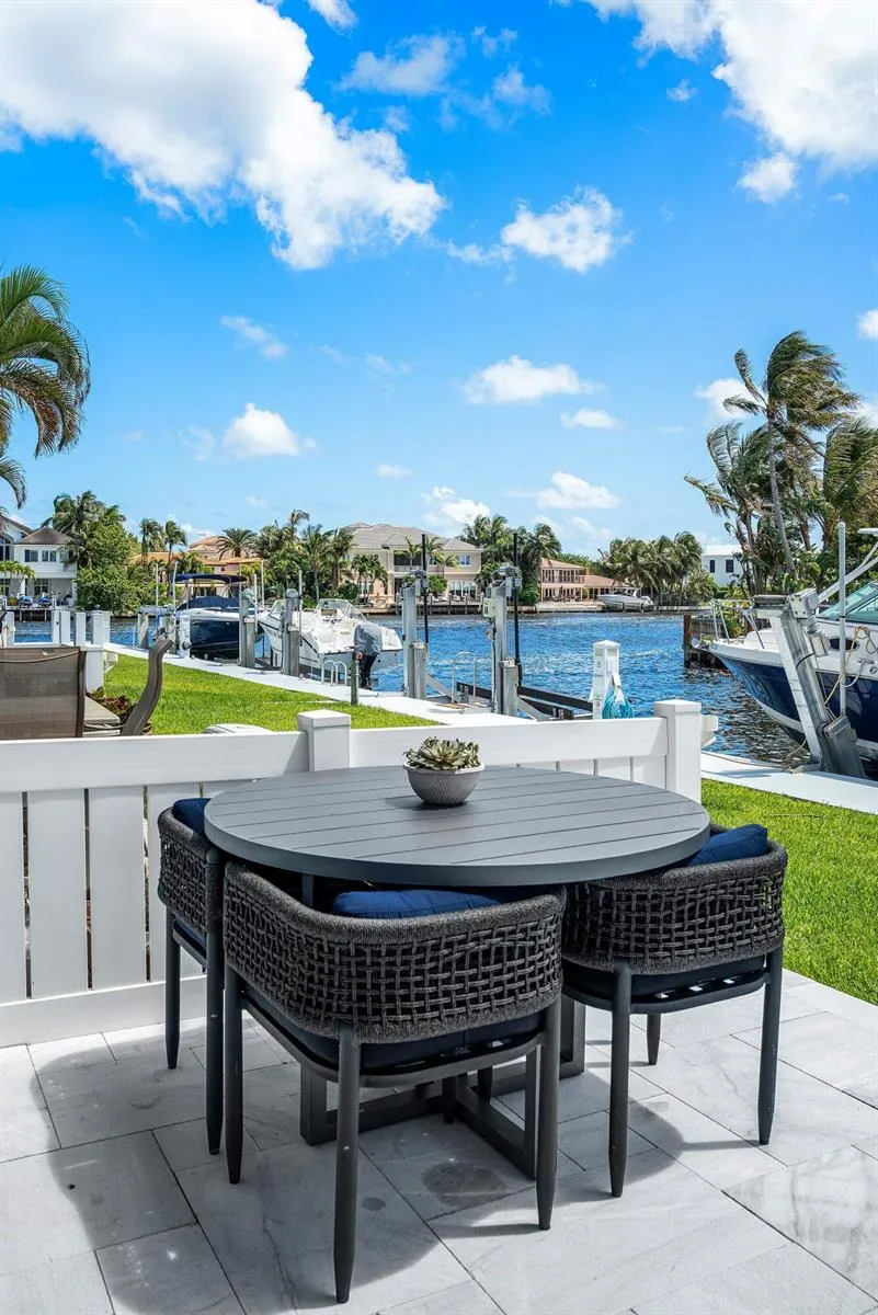 966 Jeffery Street Boca Raton, FL 33487
