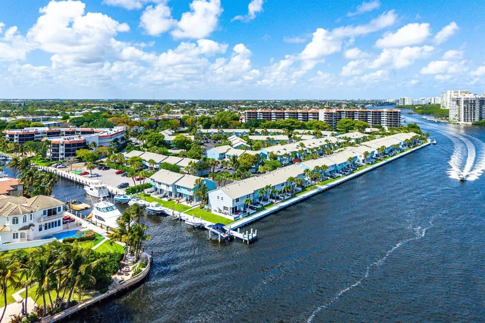 966 Jeffery Street Boca Raton, FL 33487