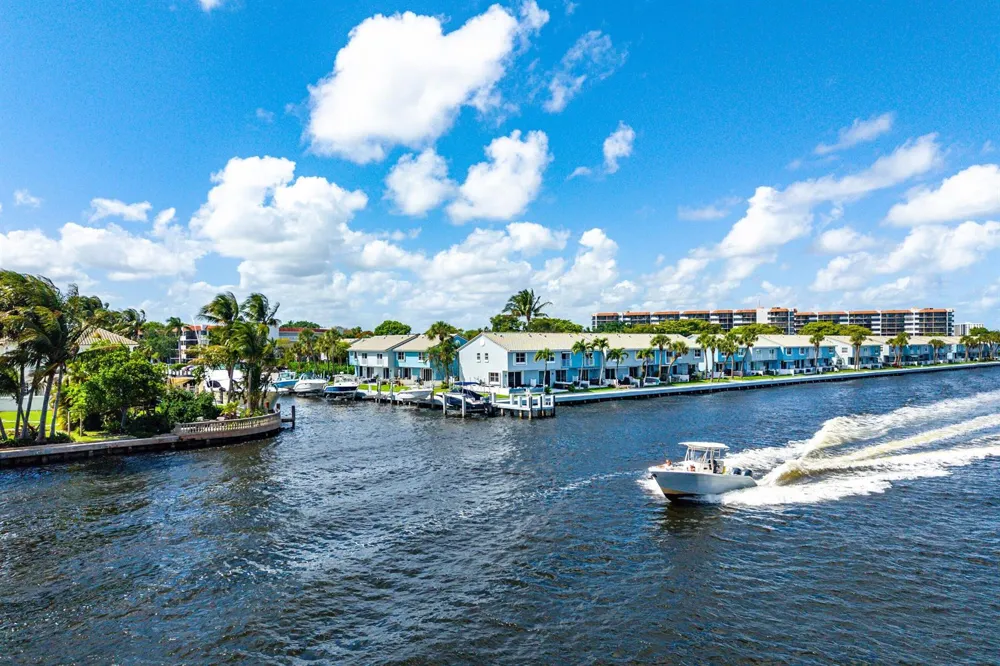 966 Jeffery Street Boca Raton, FL 33487