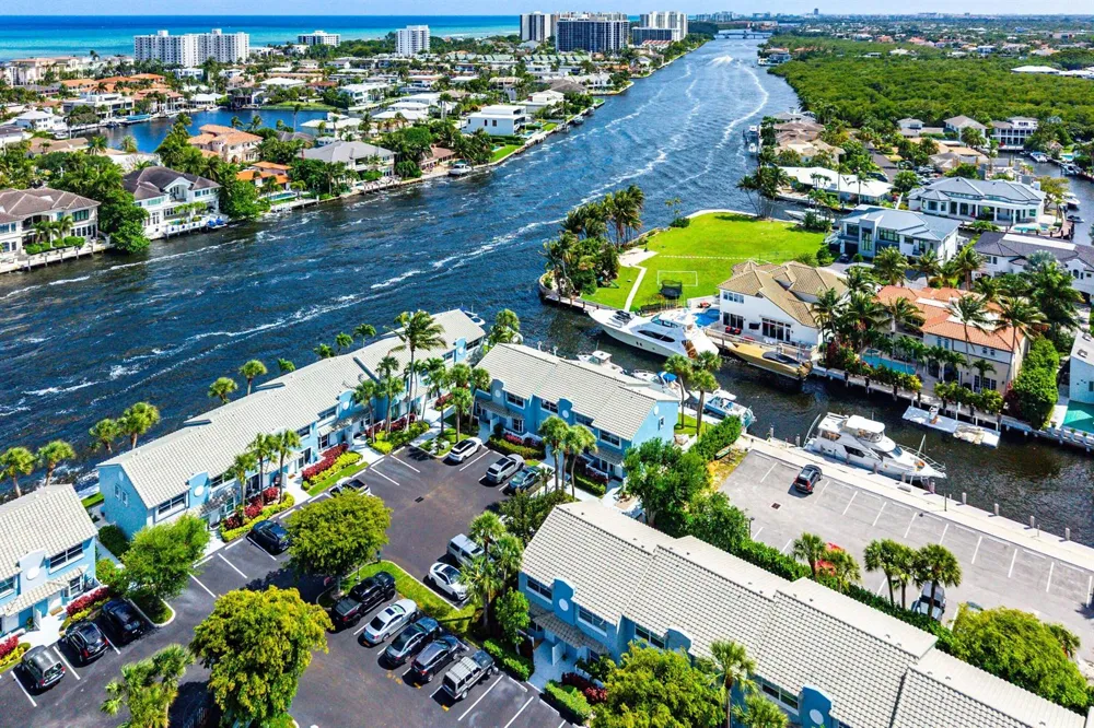 966 Jeffery Street Boca Raton, FL 33487