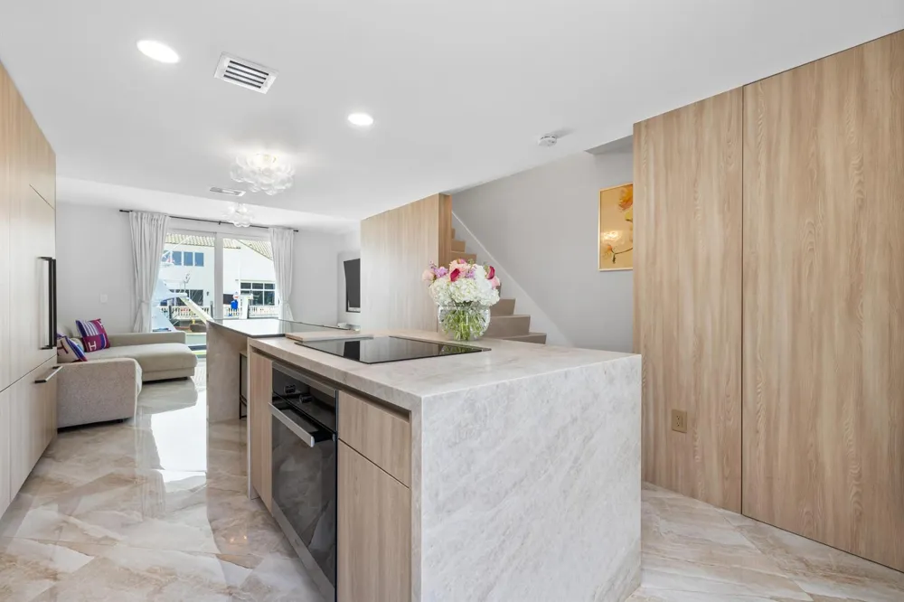 966 Jeffery Street Boca Raton, FL 33487