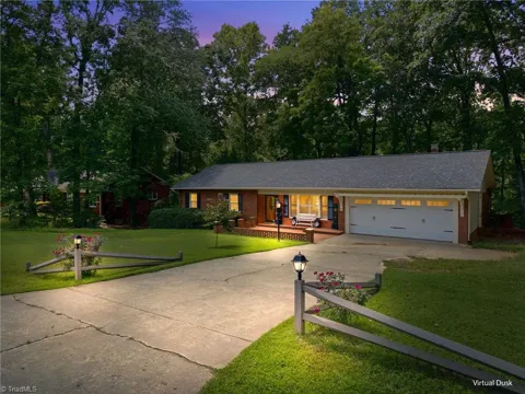 305 Heritage Circle