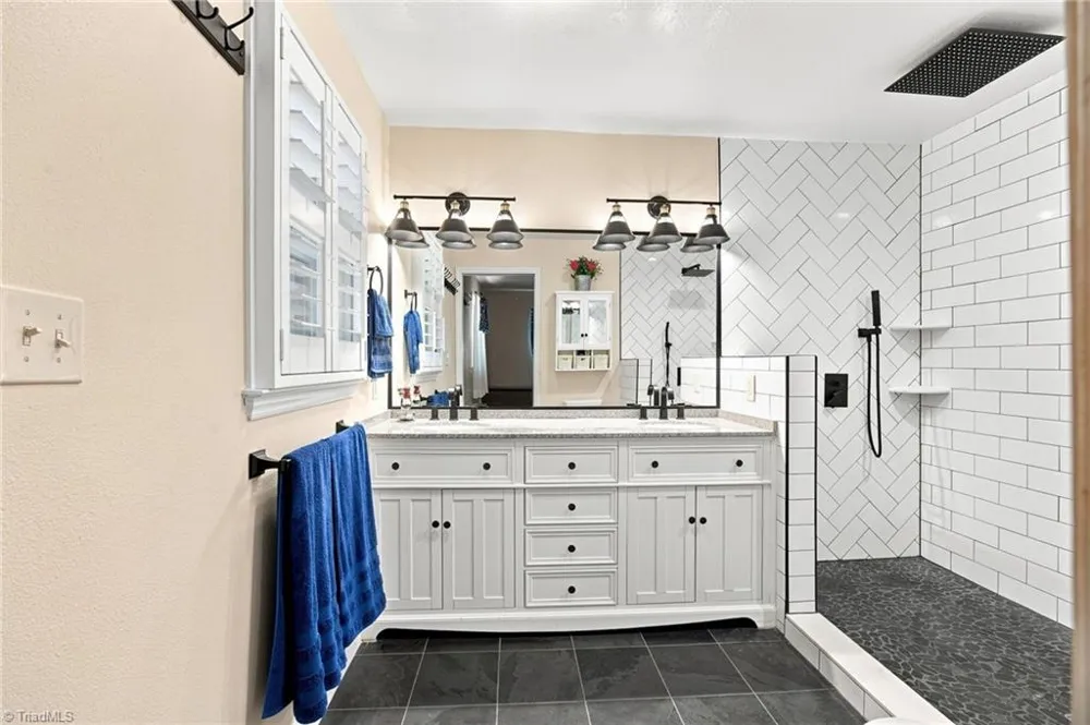 305 Heritage Circle Statesville, NC 28625